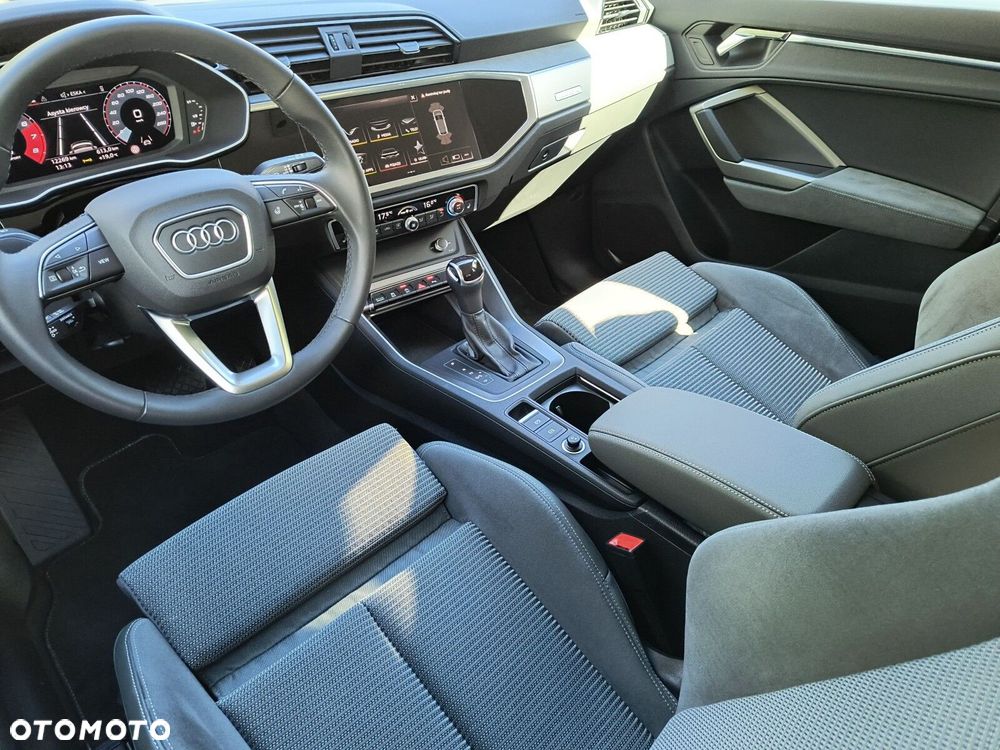 Audi Q3 Sportback - 11