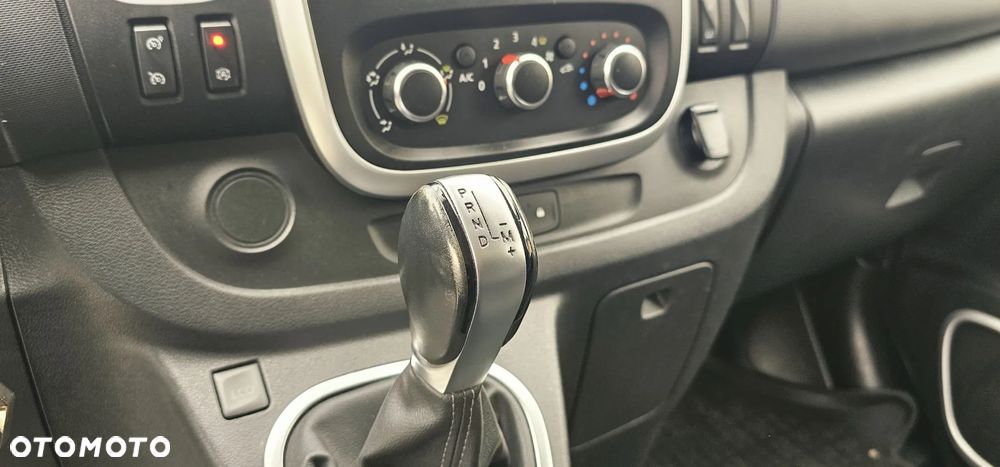 Renault Trafic ver-grand-spaceclass-2-0-dci - 32