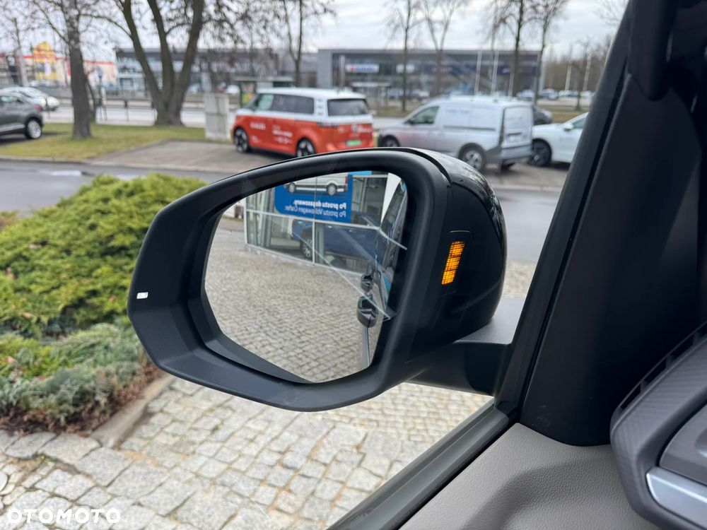 Volkswagen Multivan 2.0 TDI L2 Style DSG - 24