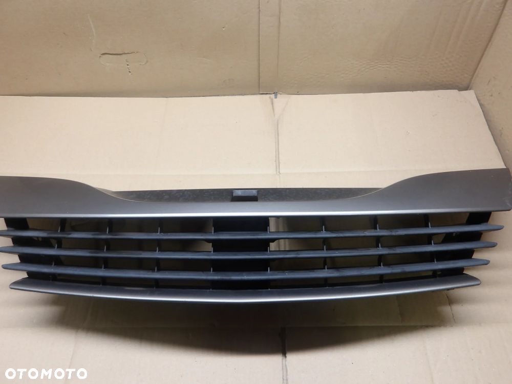 RENAULT LAGUNA II 01-04 HB 5D GRILL ATRAPA - 1