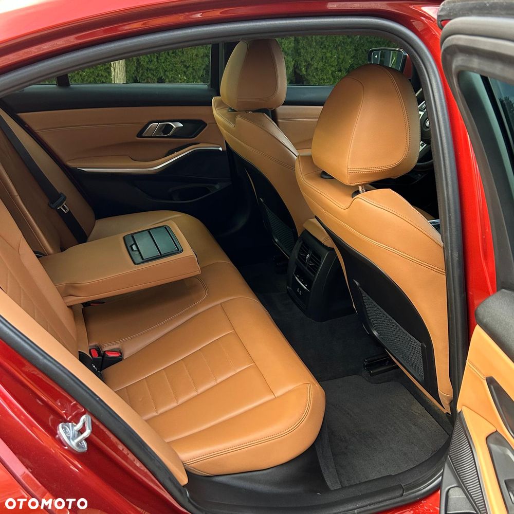 BMW Seria 3 330i xDrive M Sport sport - 27