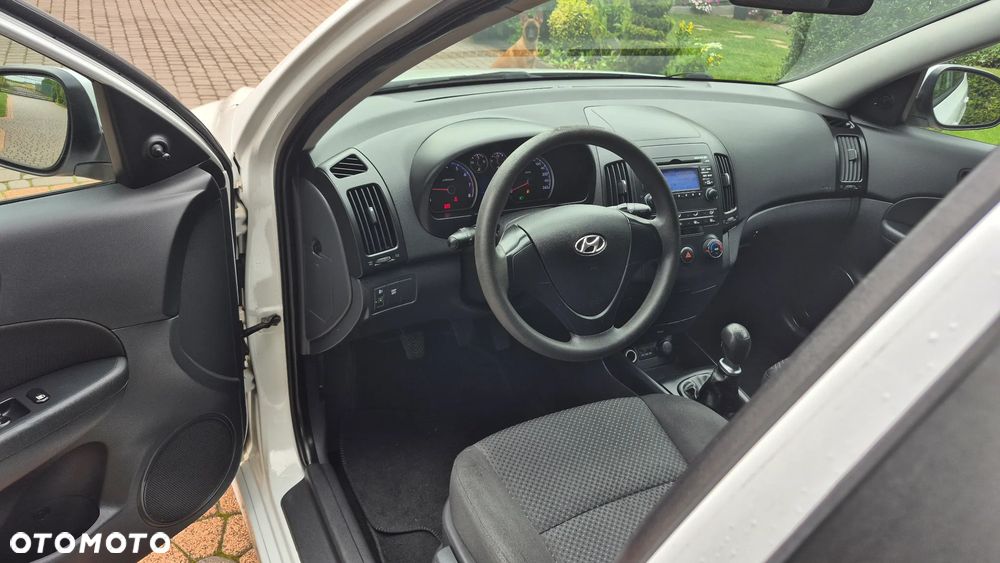 Hyundai i30 1.4 Base + EU5 - 13