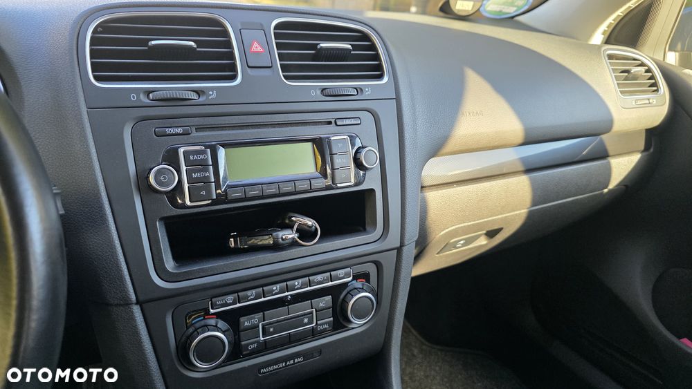 Volkswagen Golf 1.6 Comfortline - 11