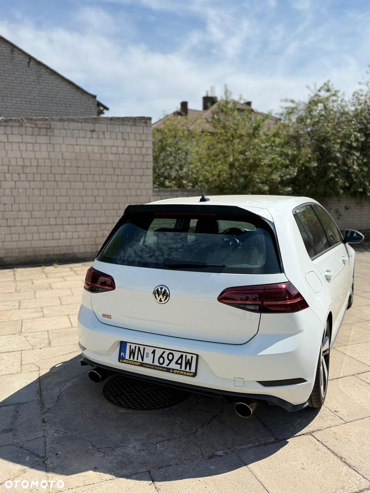 Volkswagen Golf - 4