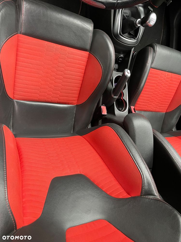 Ford Fiesta 1.6 EcoBoost ST - 13