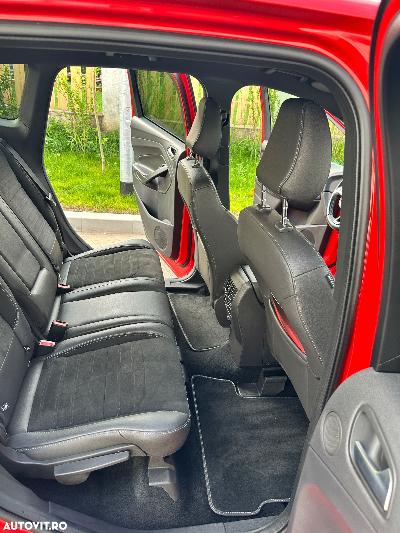 Ford Kuga 2.0 TDCi 4WD Powershift ST-Line - 13