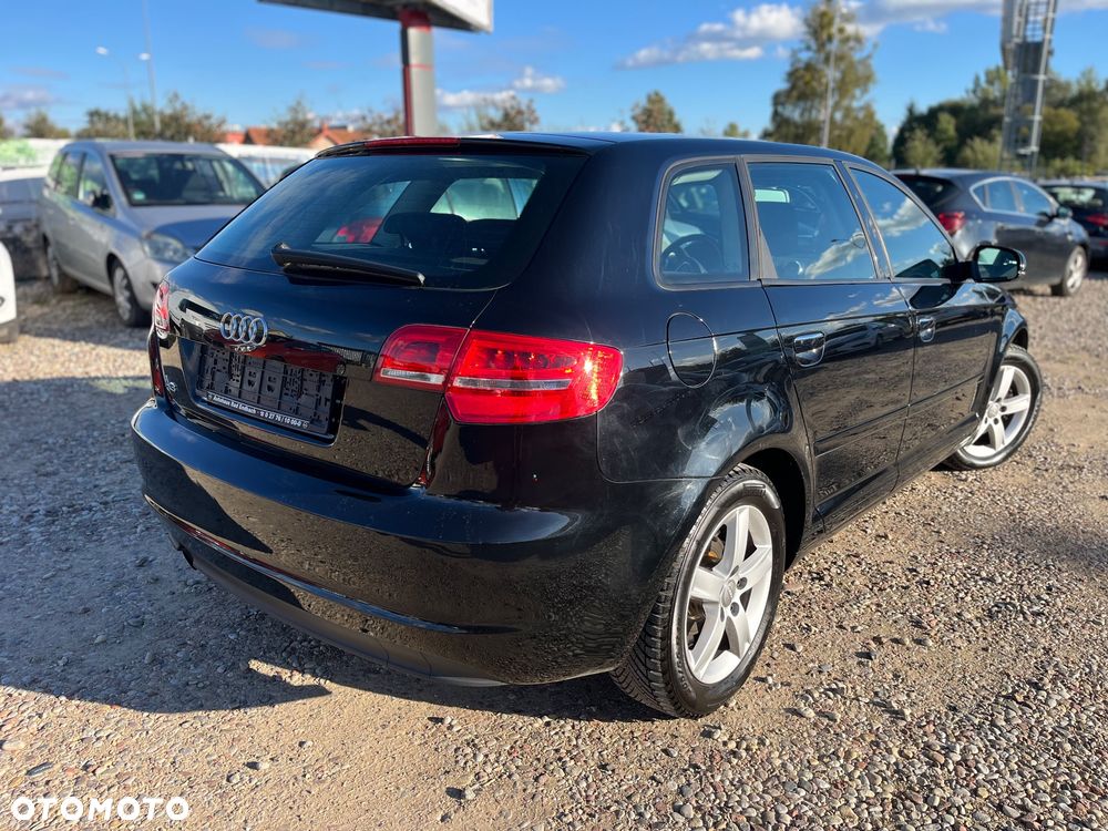 Audi A3 Sportback 1.6 Attraction - 32