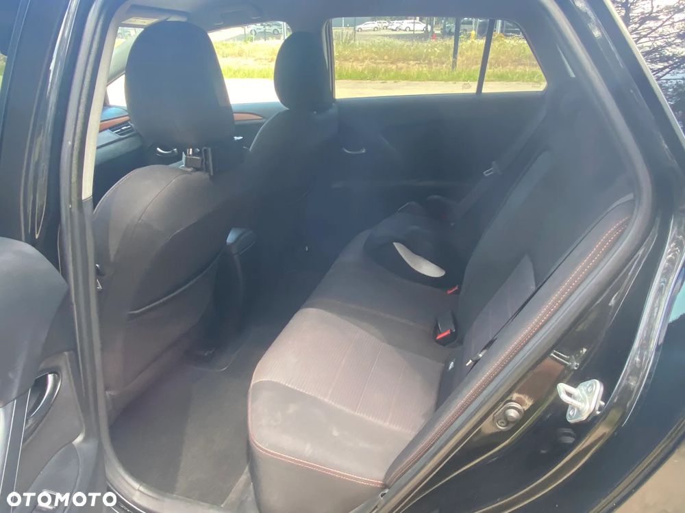 Toyota Avensis 2.0 D-4D Premium - 7