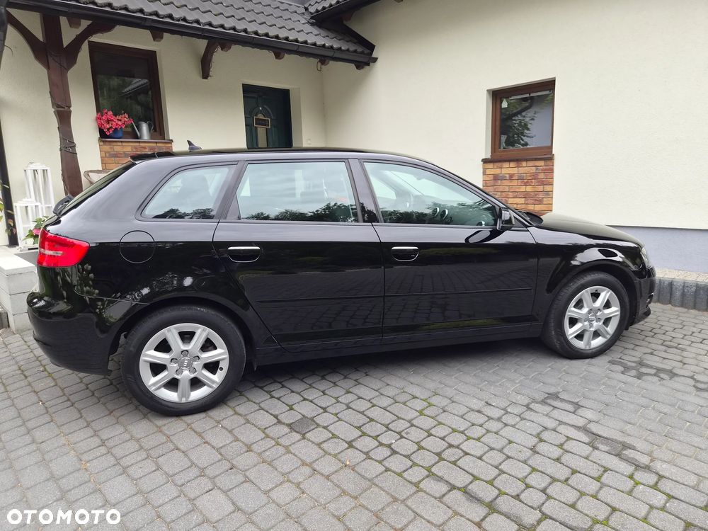 Audi A3 Sportback 1.6 TDI S tronic Attraction - 27