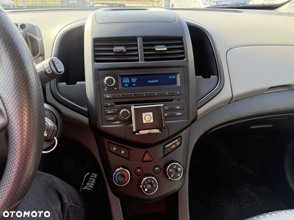 Chevrolet Aveo 1.2 16V Base - 15