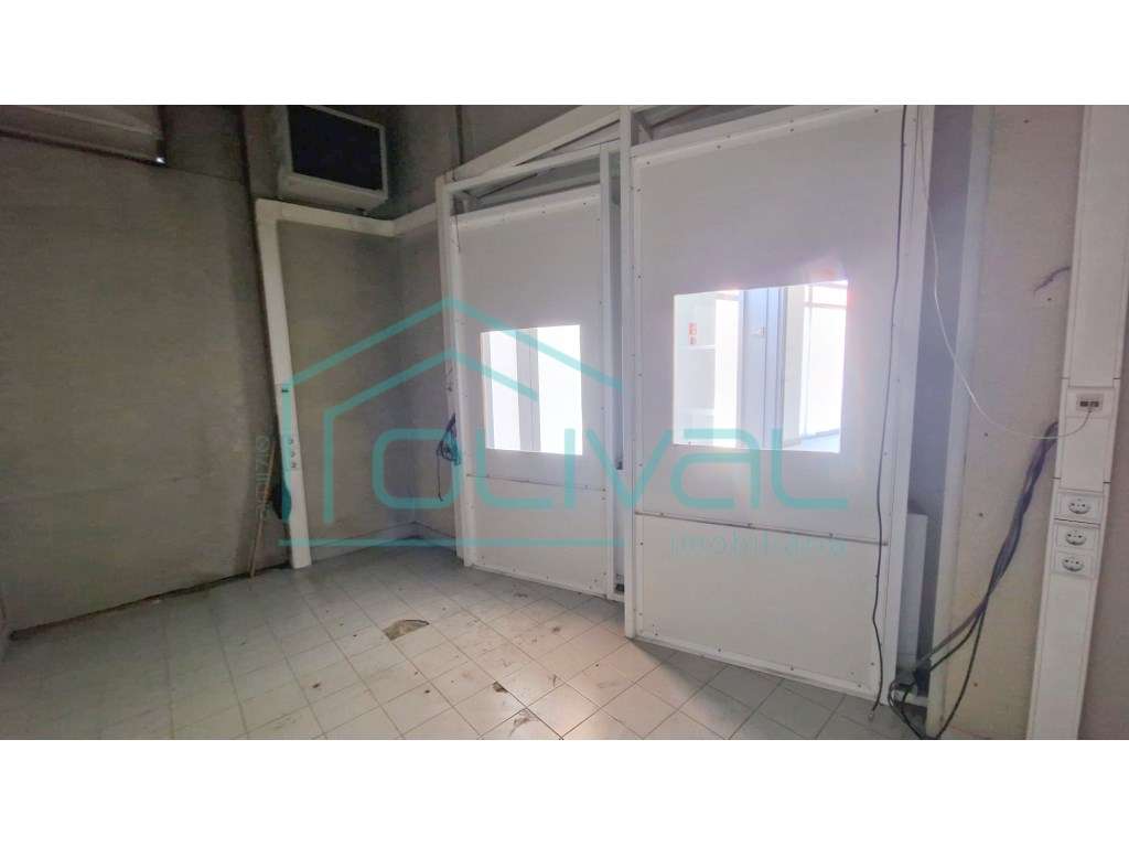 Loja no centro de Samora Correia - Grande imagem: 5/11