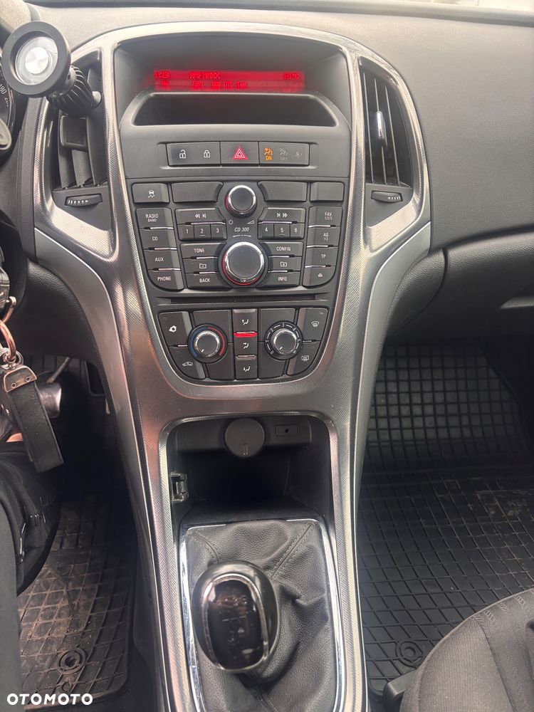 Opel Astra 1.6 Essentia - 9