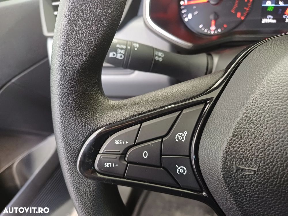 Renault Clio - 11