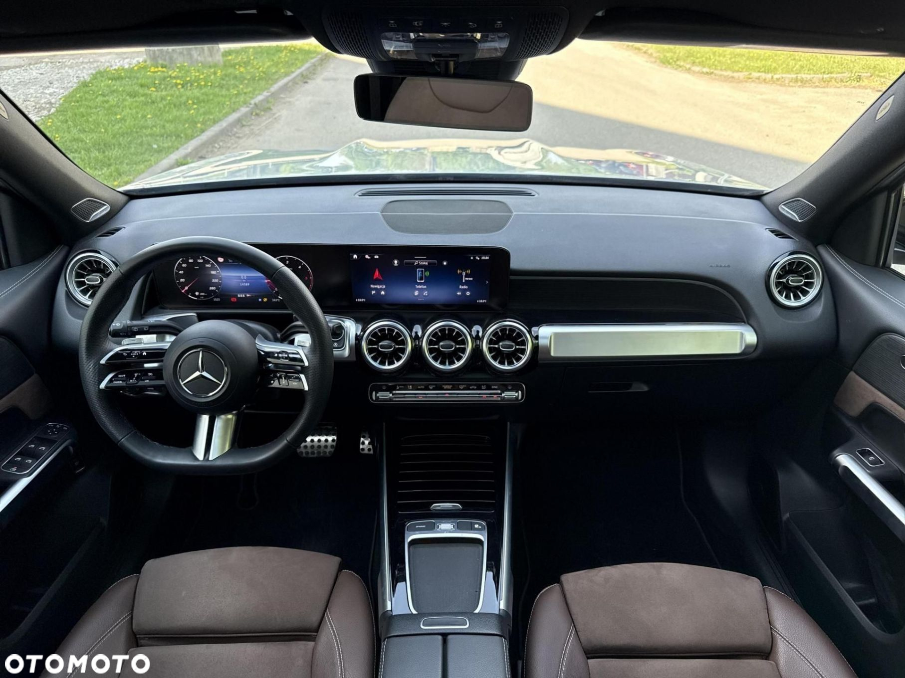 Mercedes-Benz GLB - 12