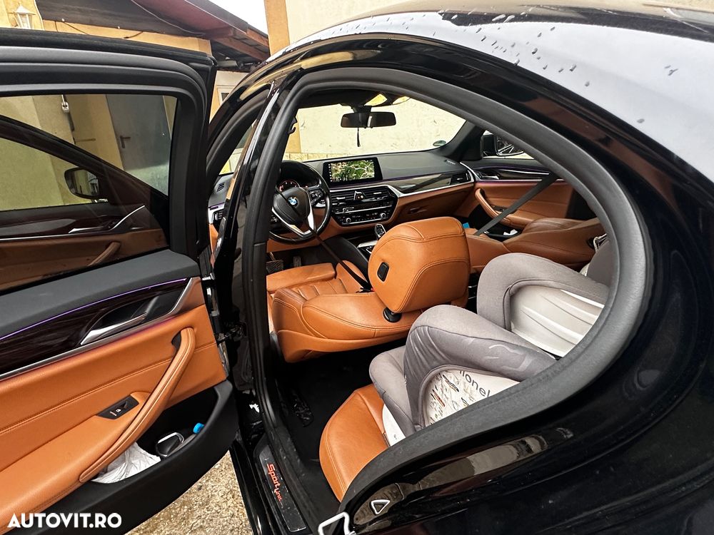 BMW Seria 5 520d Aut. Sport Line - 14