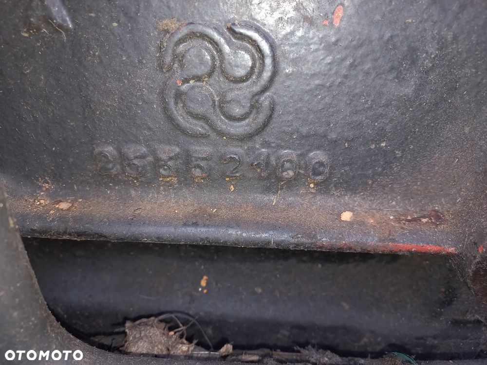 Most obudowa mostu przód tył ,zwolnica,zwrotnica,układ planetarny,atak,koło ataku wałek,półoś explorer,titan,antares,same,lamborghini,hurlimann,deutz,agroplus,agrosun,agrotron,silver,formuła,master,racing,premium,r774,0.467.473.0 ,01127250/20 ,445.4410.0 ,2324411 ,202.3111.0 ,25544100 ,91071140 ,9107.110.0, 269.4330.0 ,275.4356.0 ,255.3110.0 ,270.4741.0 ,.91311100 . 0.008.3208.0 , 0.008.3210.3,269.4331.0, 27244100. - 24