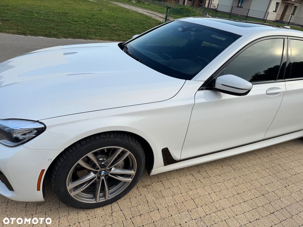 BMW Seria 7 740Li xDrive - 28