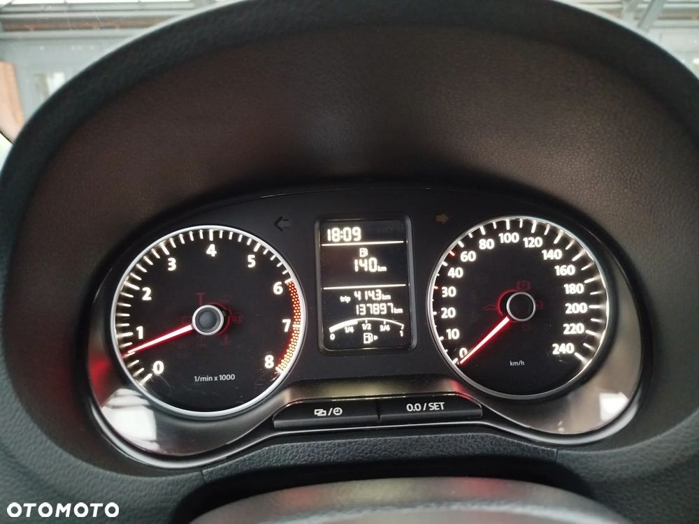 Volkswagen Polo - 33