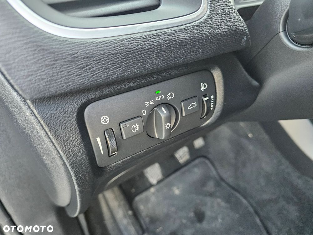 Volvo V40 D2 Kinetic - 23