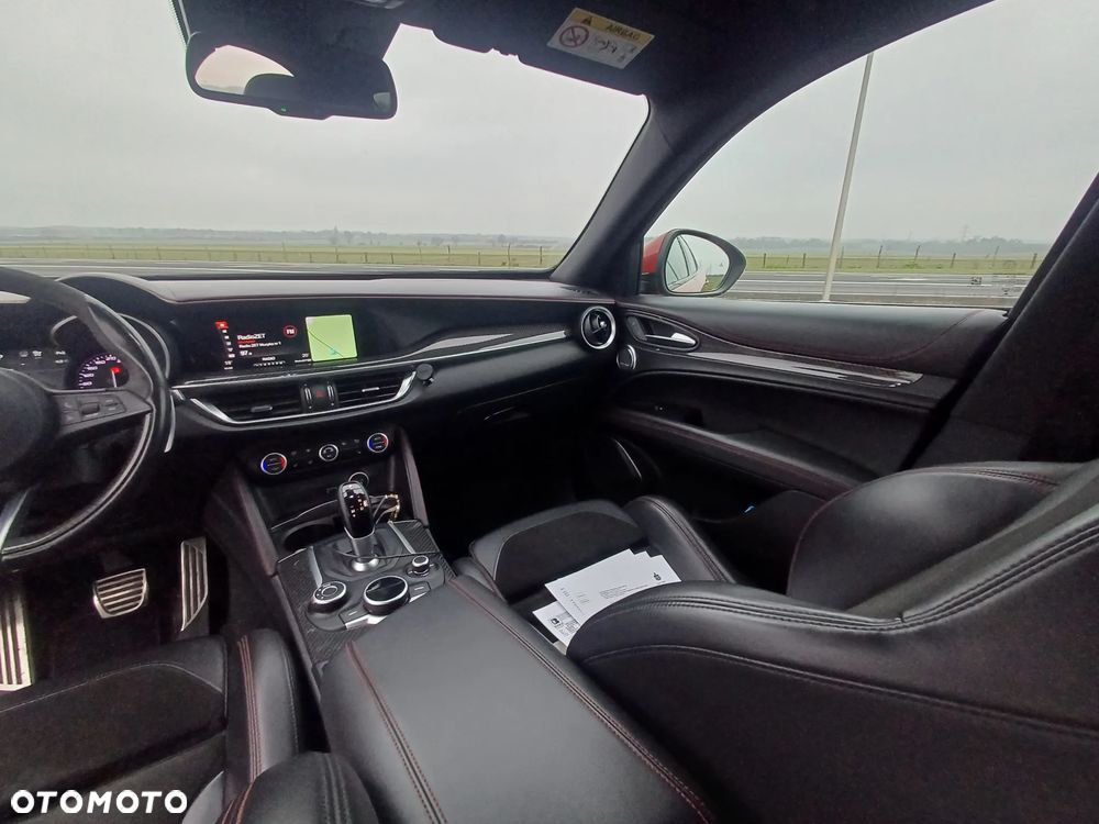 Alfa Romeo Stelvio V6 2.9 Bi-Turbo AT8-Q4 Quadrifoglio - 21