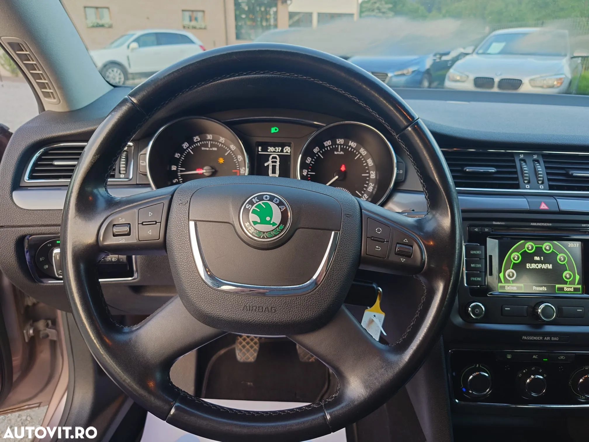 Skoda Superb Combi 1.6 TDI GreenLine - 4