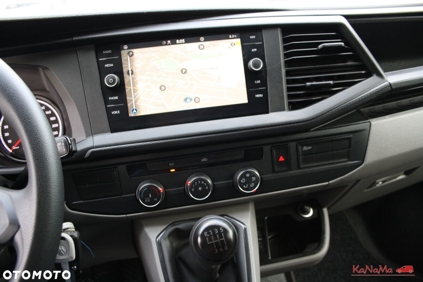 Volkswagen Transporter - 22