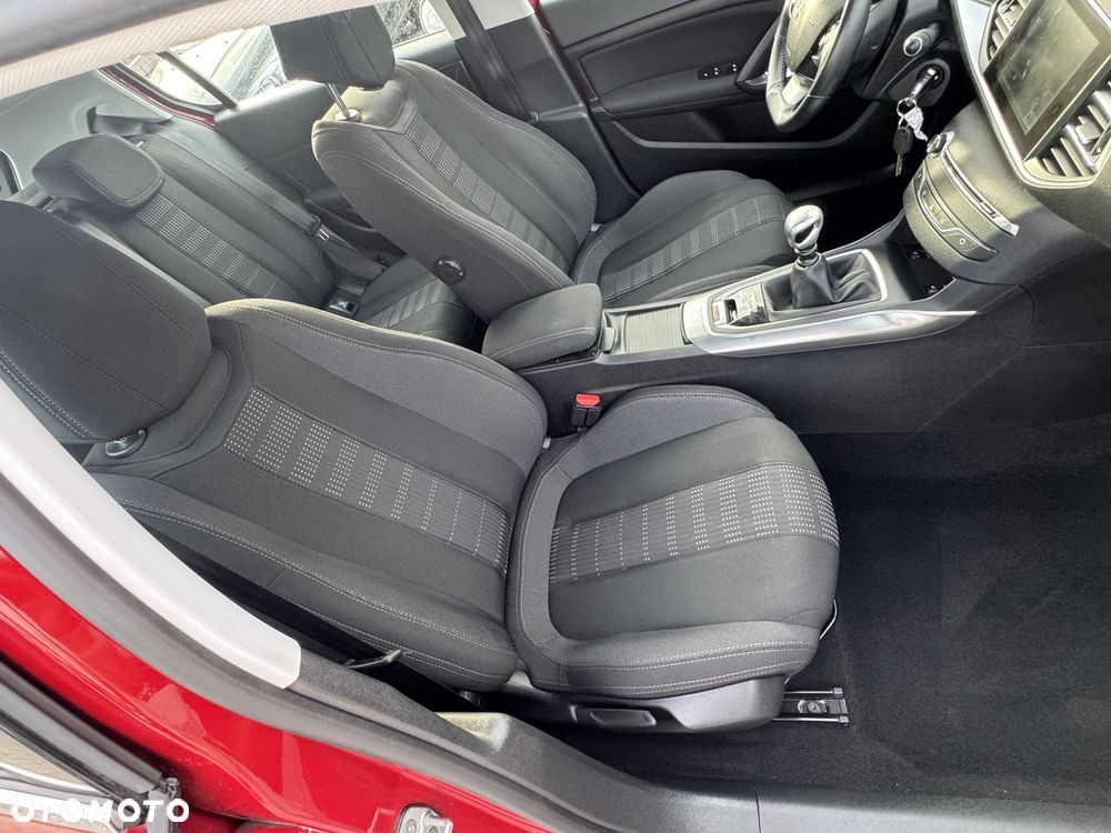Peugeot 308 - 24