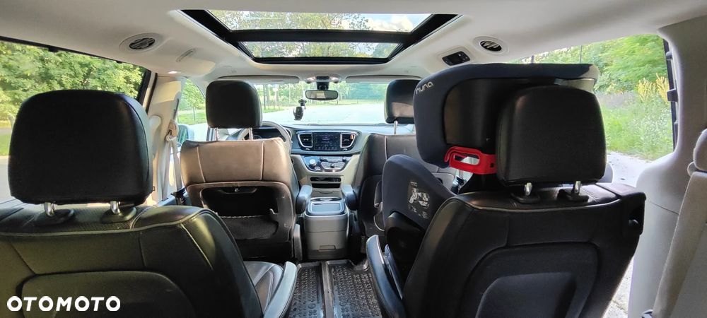 Chrysler Pacifica - 27