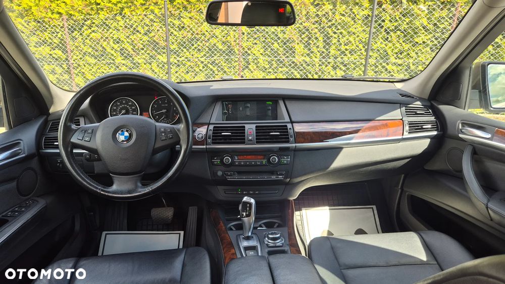 BMW X5 xDrive35i Edition Exclusive - 32