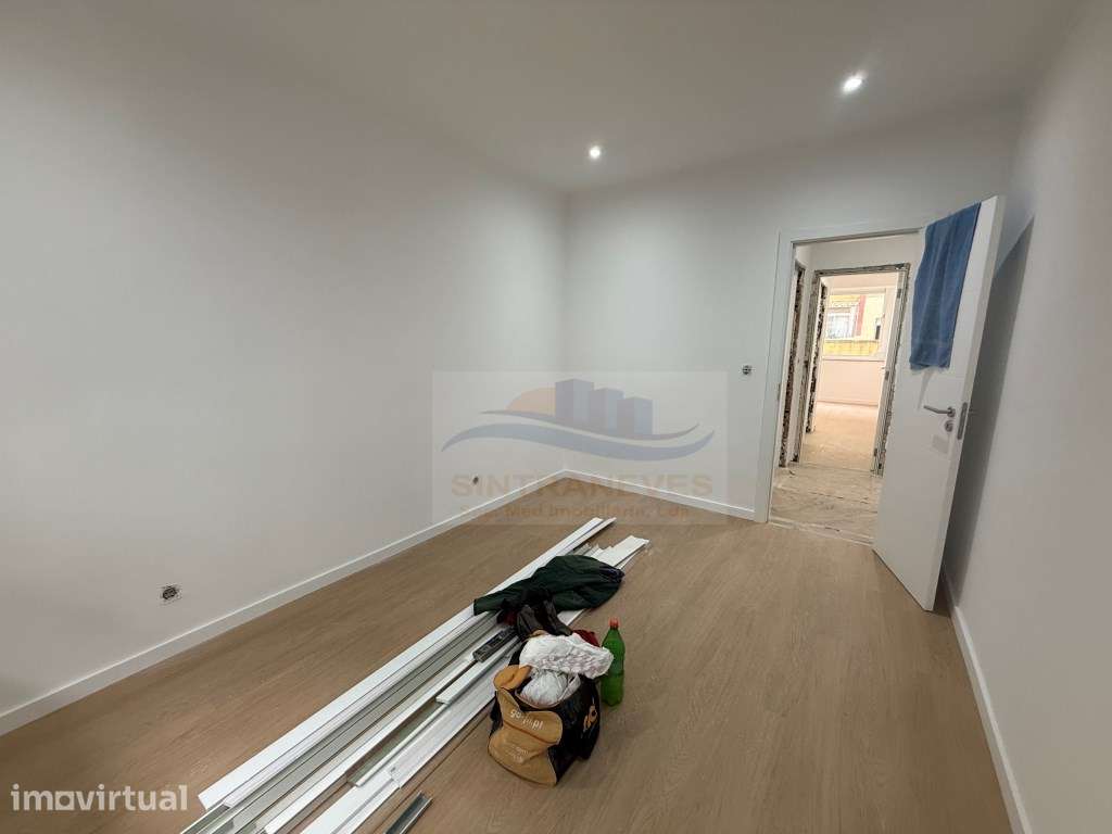 Apartamento T3 totalmente remodelado com quintal - Queluz - Grande imagem: 4/18