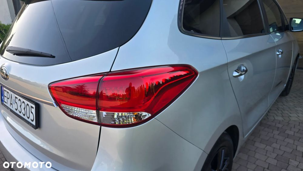 Kia Carens - 7