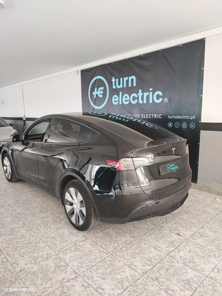 Tesla Model Y Long Range Dual Motor AWD - 3
