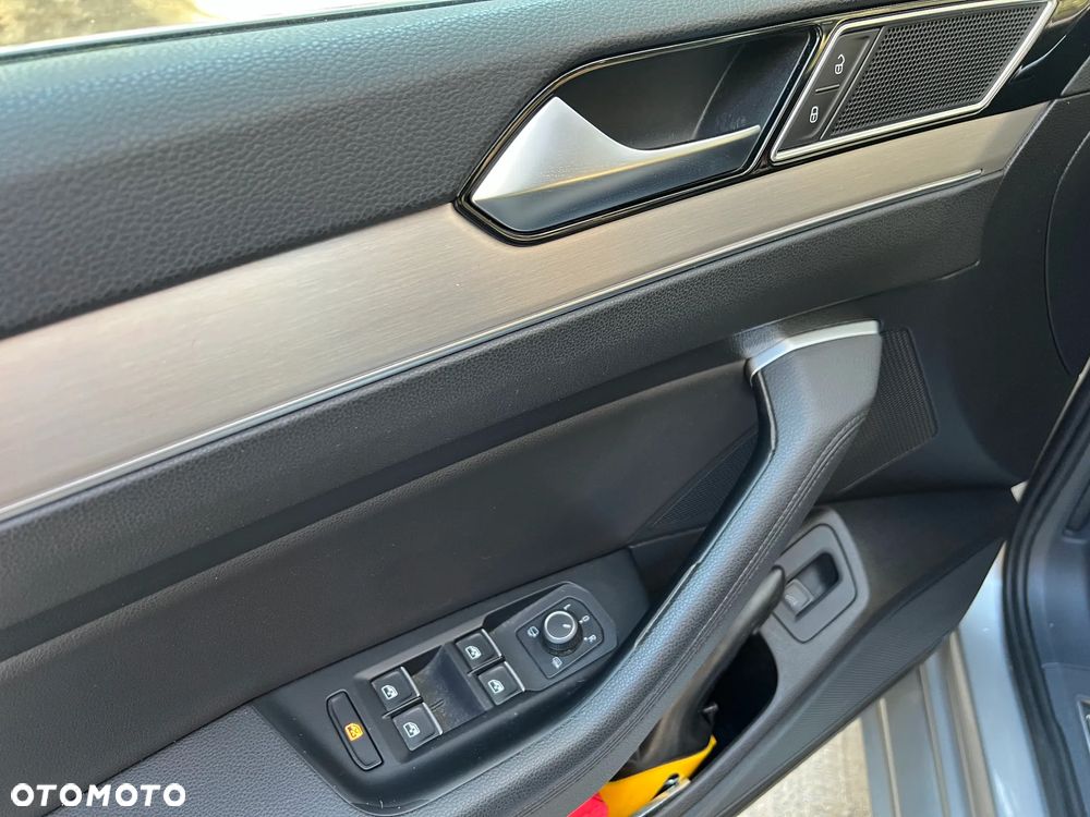 Volkswagen Passat 2.0 TDI SCR DSG Highline - 9