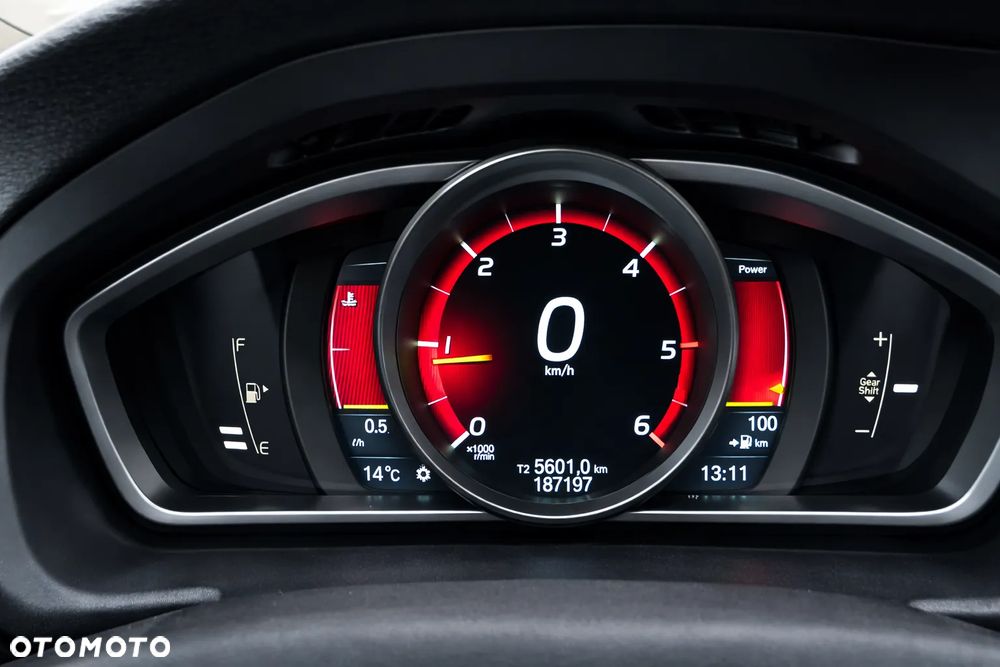 Volvo V40 Cross Country D2 Momentum - 5