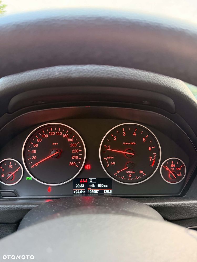 BMW Seria 3 320i - 6