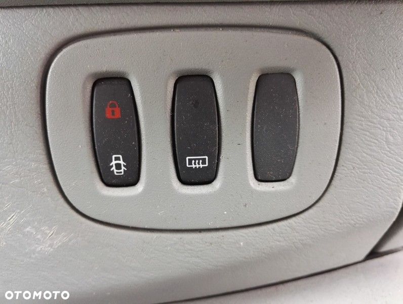 włącznik podgrzewania szyby trafic vivaro 07-14 - 7