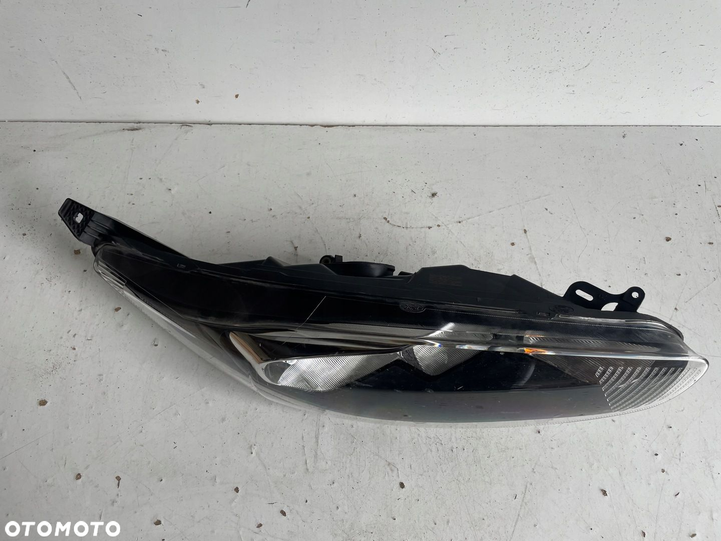 Ford Fiesta MK7 lift lampa prawa przód C1BB-13W029-A - 2