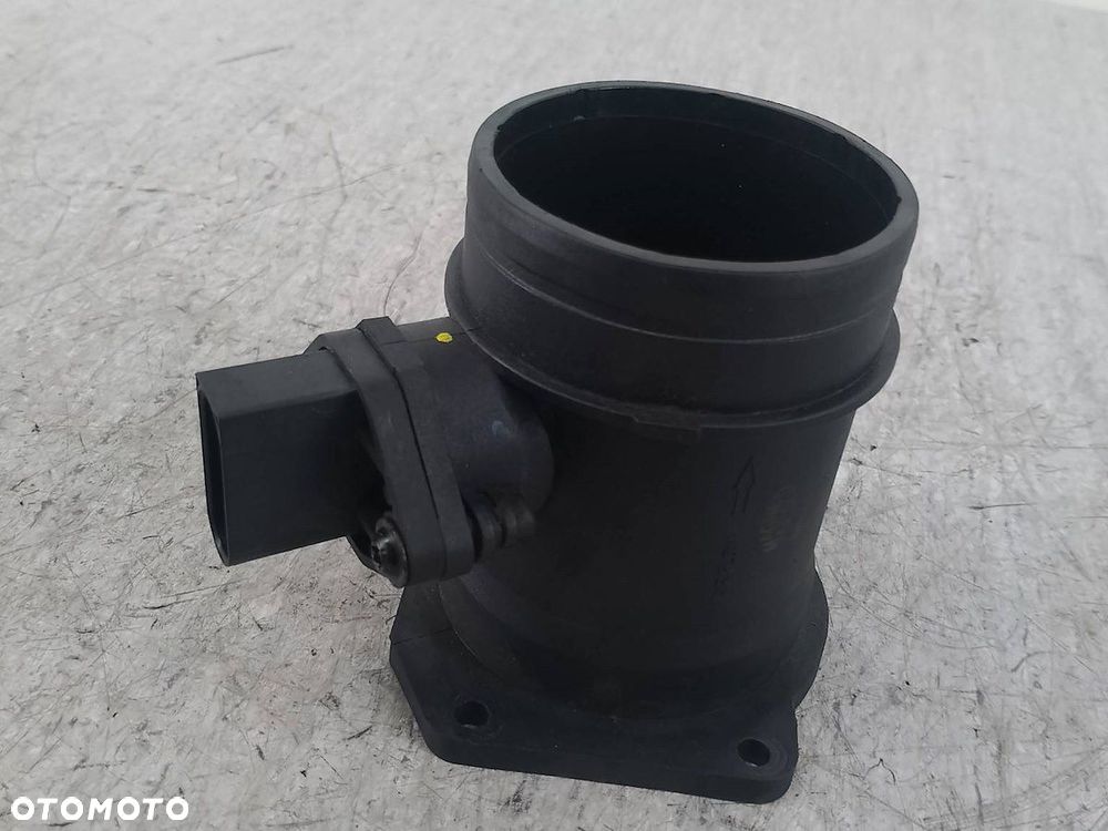 PRZEPŁYWOMIERZ POWIETRZA AUDI A4 B6 AMMQ19768 2.0 20V - 2