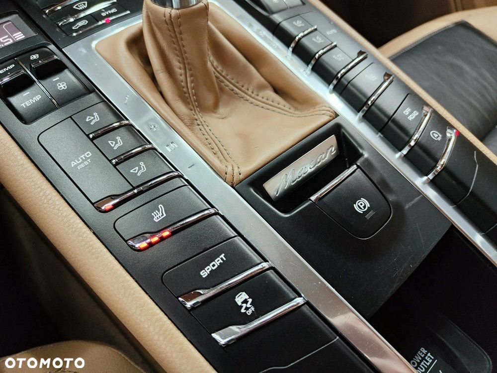 Porsche Macan S - 25