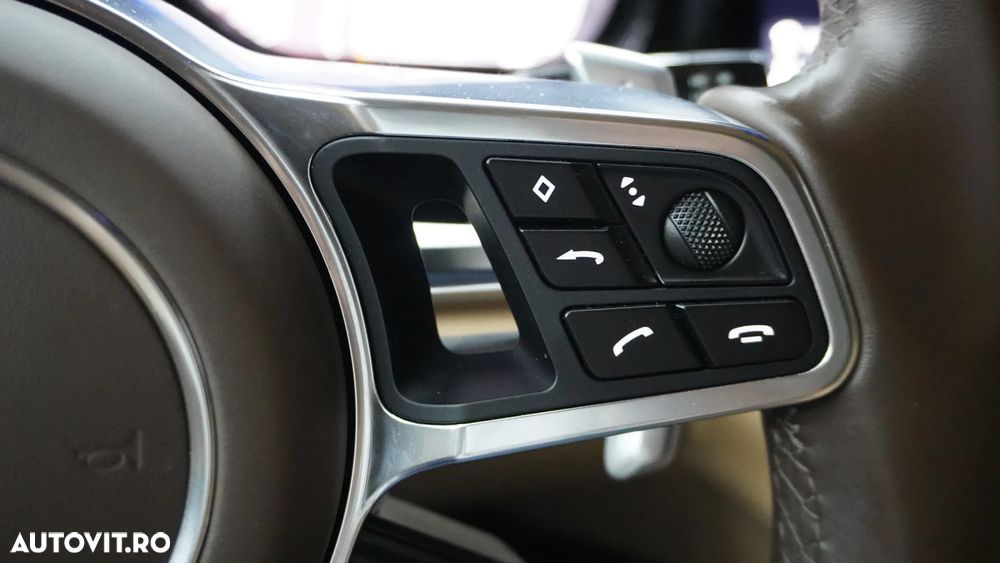 Porsche Panamera 4 E-Hybrid - 23