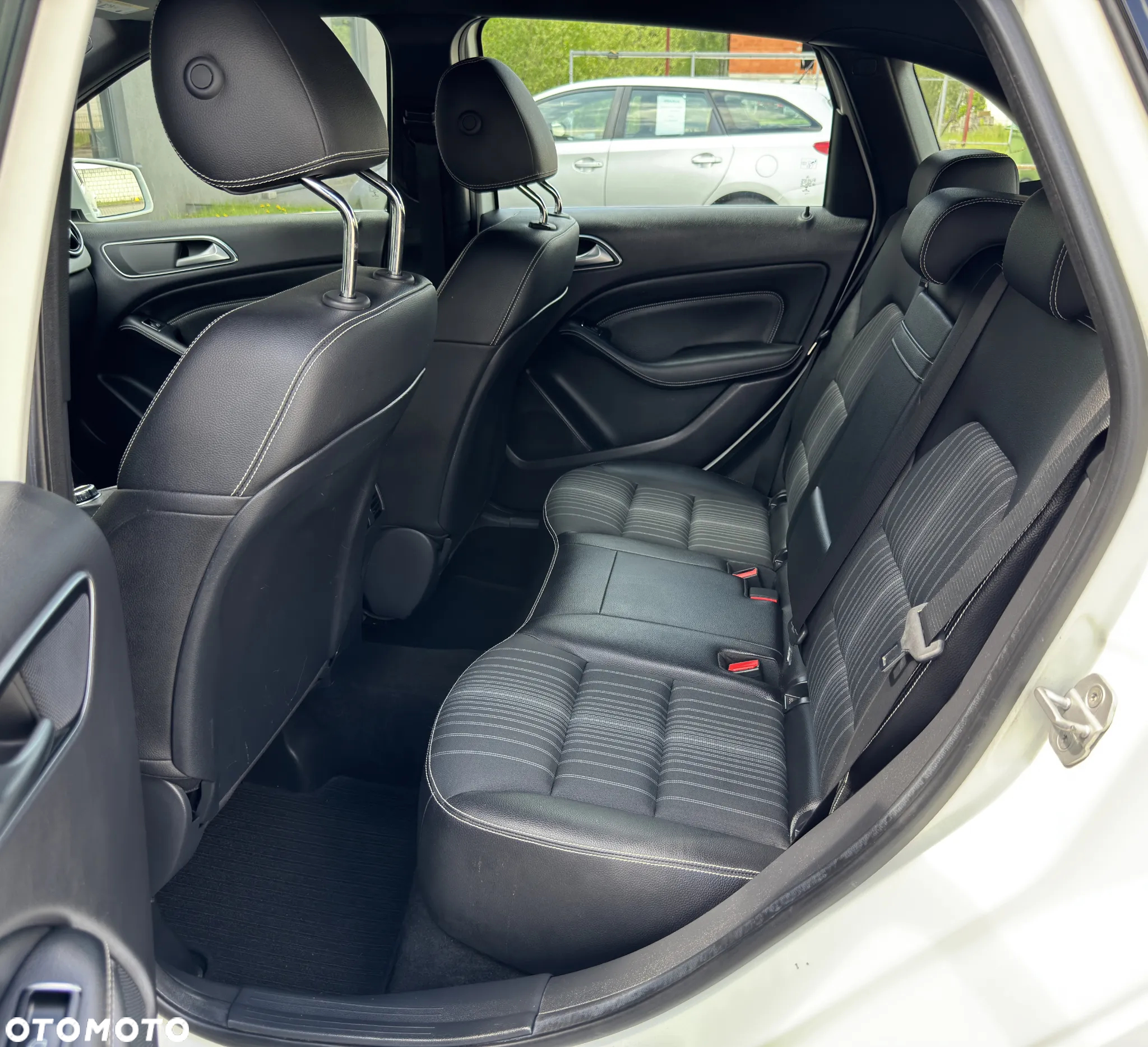 Mercedes-Benz Klasa B 220 4Matic 7G-DCT - 29