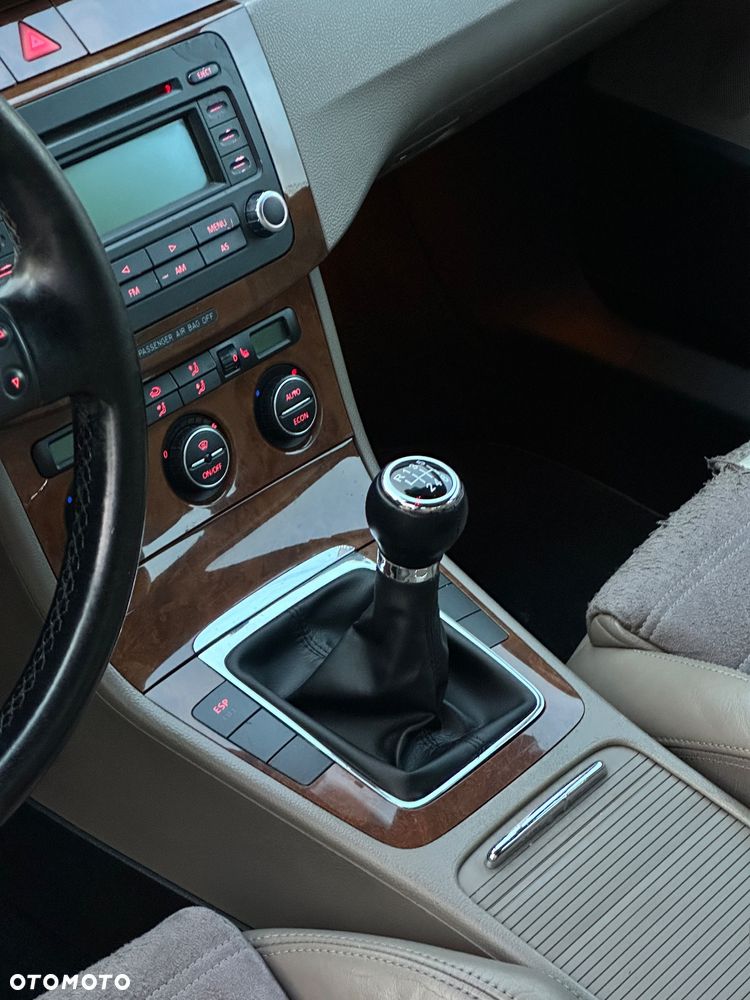 Volkswagen Passat 2.0 TDI Comfortline - 17