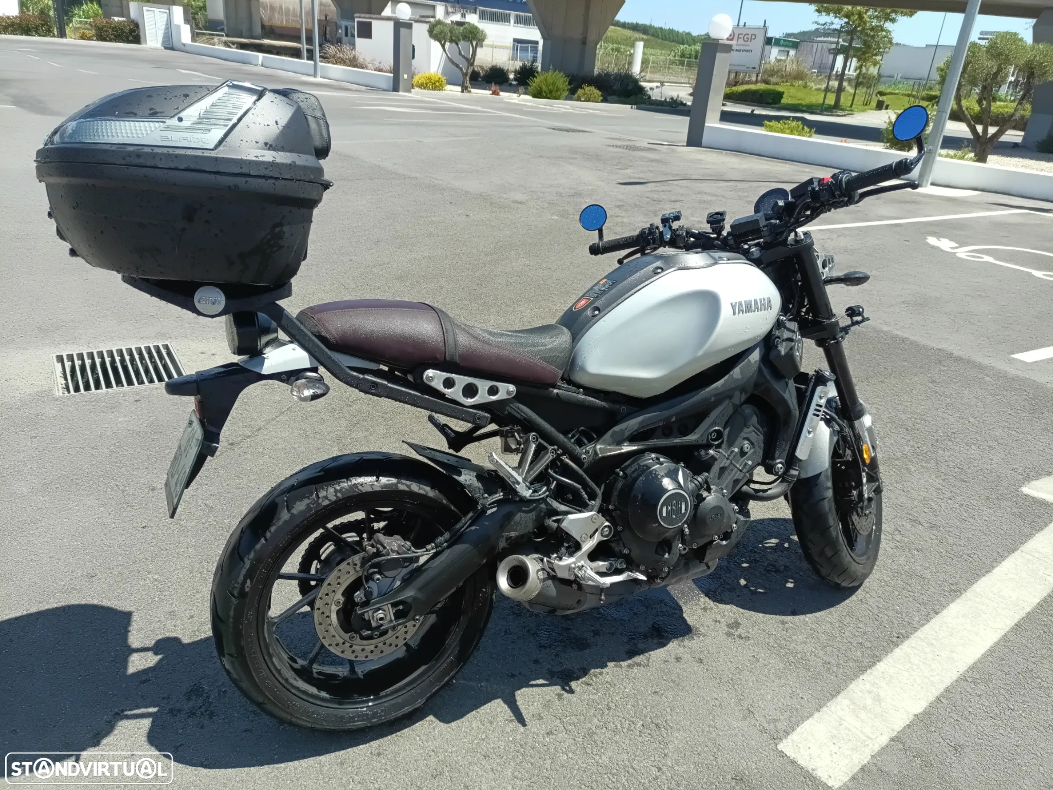 Yamaha XSR - 6