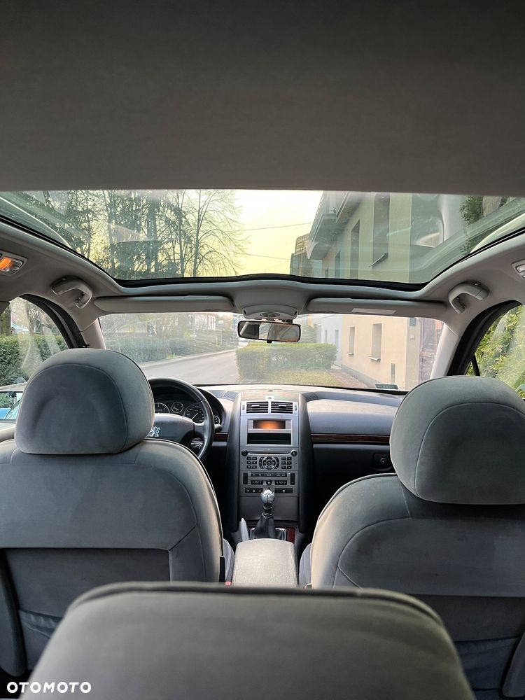Peugeot 407 2.0 HDI Premium navtech gama - 14