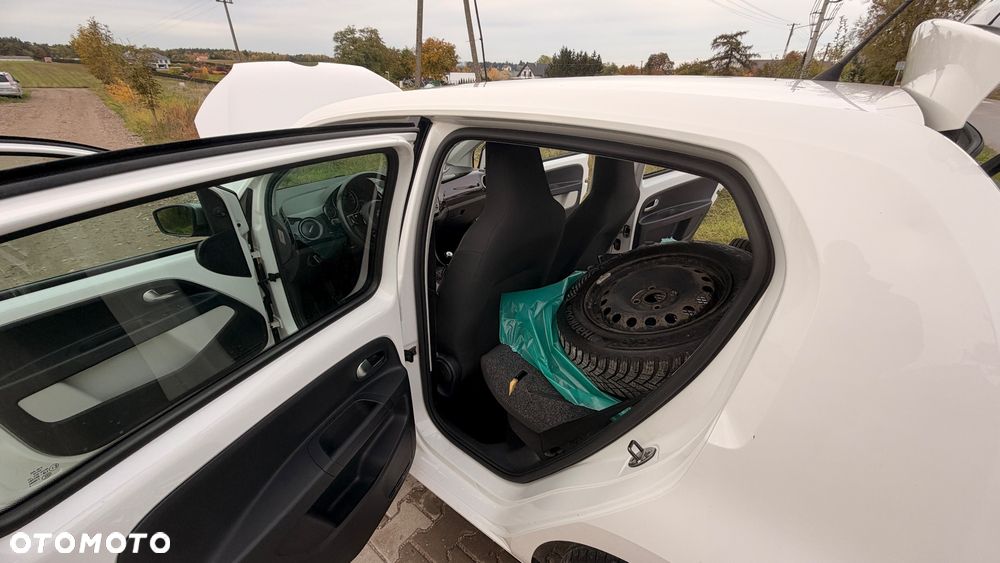 Volkswagen up! - 10