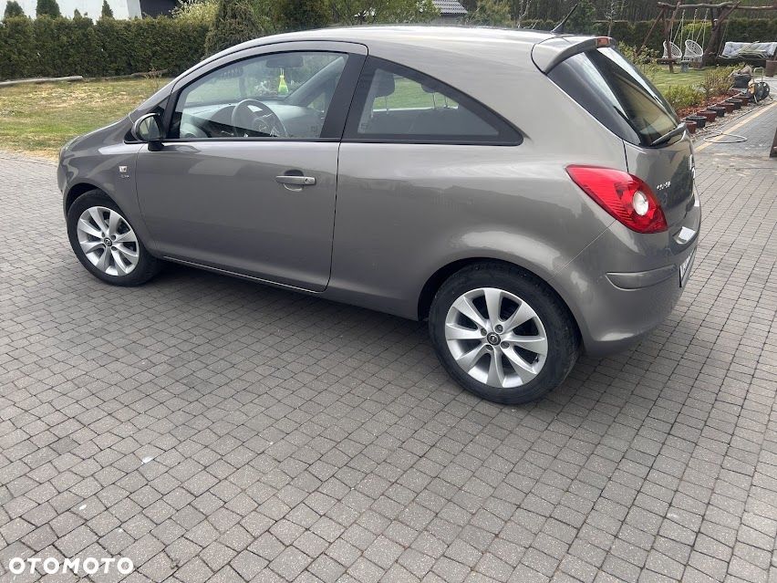 Opel Corsa 1.2 16V Edition / Active - 5