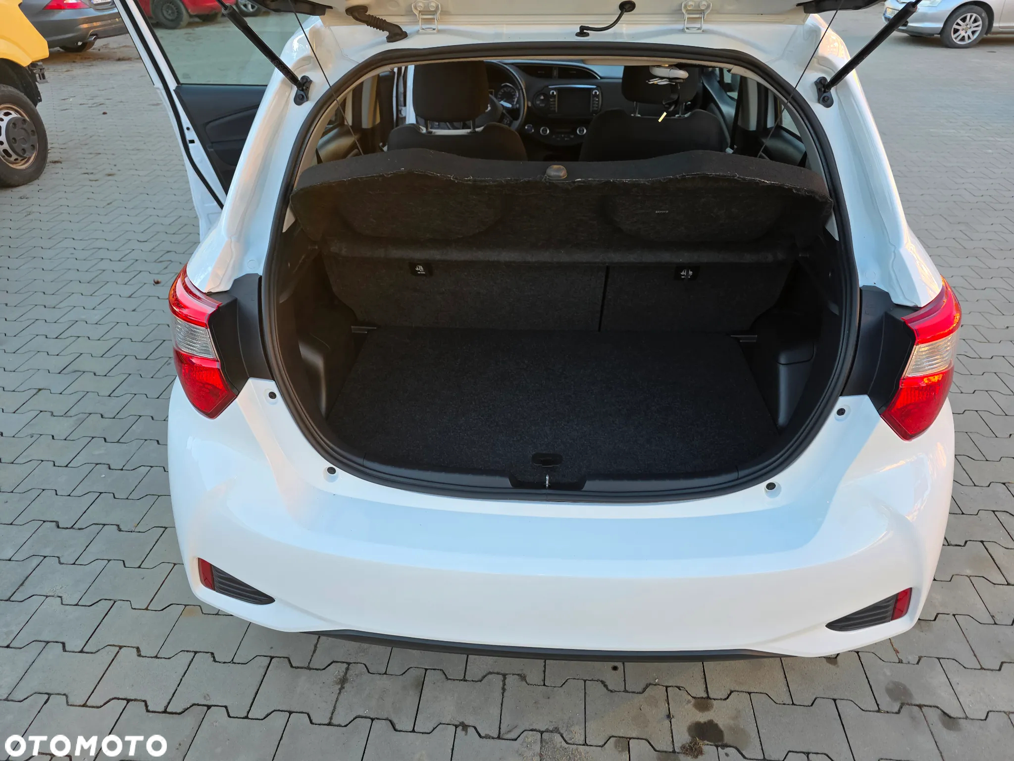 Toyota Yaris Hybrid 1.5 VVT-i Comfort - 13
