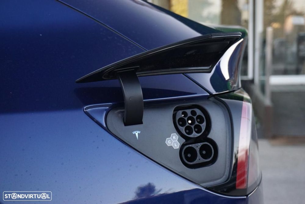 Tesla Model Y Long Range Dual Motor AWD - 14