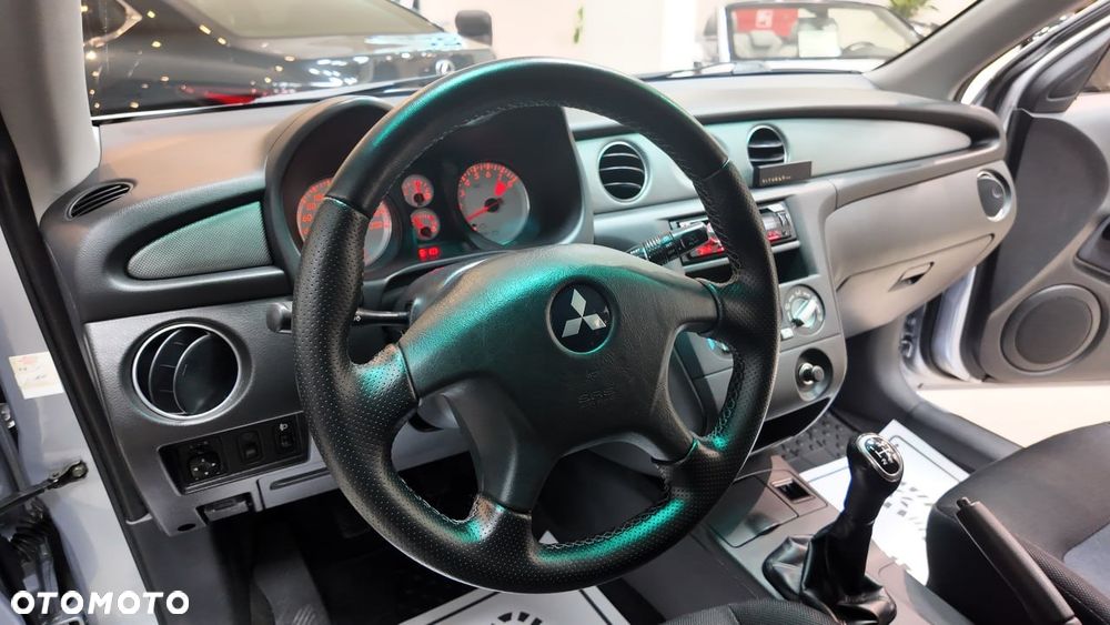 Mitsubishi Outlander 2.0 Comfort - 24