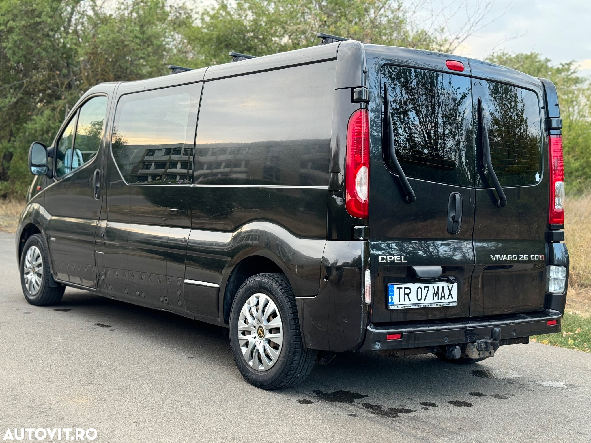 Opel Vivaro 2.5 CDTI L2H1 Life Cosmo - 13